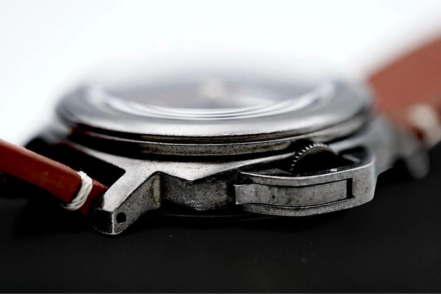 Weathered case finish of Gruppo Gamma watch